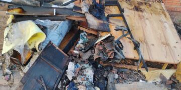 Incêndio destrói parte de casa e deixa família desabrigada no Piauí