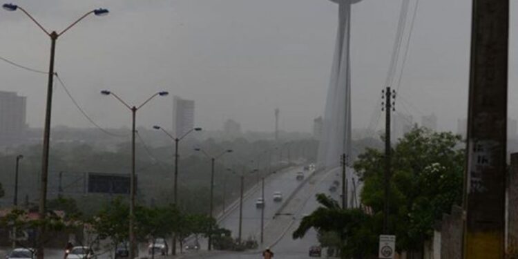 Inmet alerta para previsão de chuvas intensas neste final de semana no Piauí