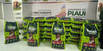 Semarh realiza doação de 5 toneladas de ração para causa animal de Picos
