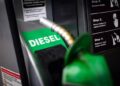 Petrobras anuncia aumento de R$ 0,22 no diesel; reajuste passa a valer no sábado
