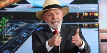 Lula faz Pix para desmentir notícia falsa sobre taxação