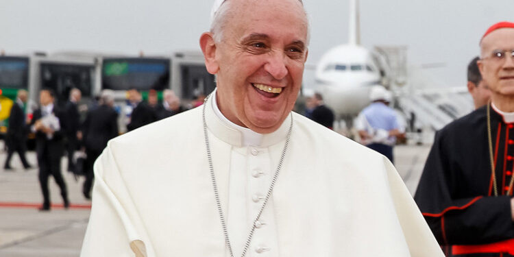 Papa continua a mostrar sinais de melhora, diz Vaticano