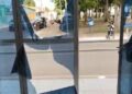 Pai perde guarda dos três filhos e quebra porta da Defensoria no Piauí em ato de revolta