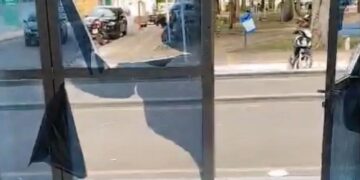 Pai perde guarda dos três filhos e quebra porta da Defensoria no Piauí em ato de revolta