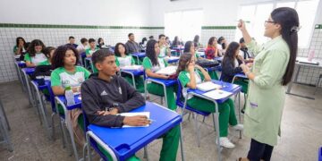Mais de 400 professores aprovados em seletivo são convocados pela Seduc no Piauí