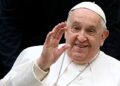 Papa Francisco apresenta leve melhora e segue internado com pneumonia
