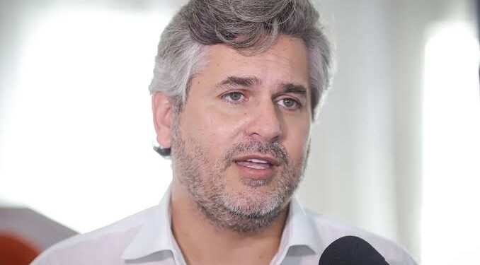 Prefeito Pablo Santos passa mal e passará por exames em Teresina