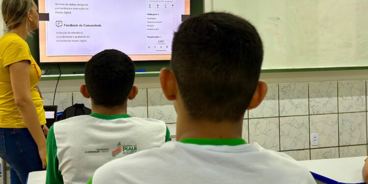 Governo do Piauí concederá reajuste de 6,27% a professores da rede estadual