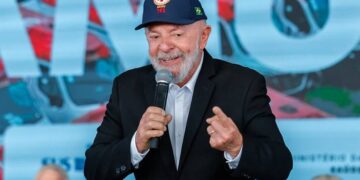 Lula anuncia isenção de Imposto de Renda para quem ganha até R$ 5 mil