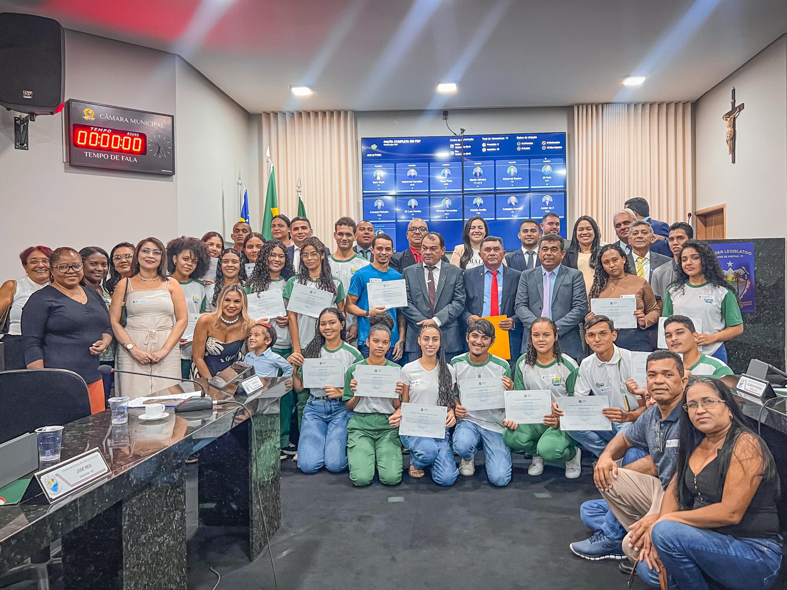 7ª Sessão da câmara municipal de José de Freitas premia alunos e discute melhoria de infraestrutura