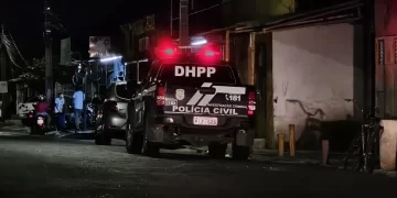 Adolescente de 14 anos é encontrada morta com celular na tomada em Teresina