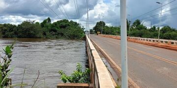 Rio Marataoan atinge nível de alerta e se aproxima da inundação