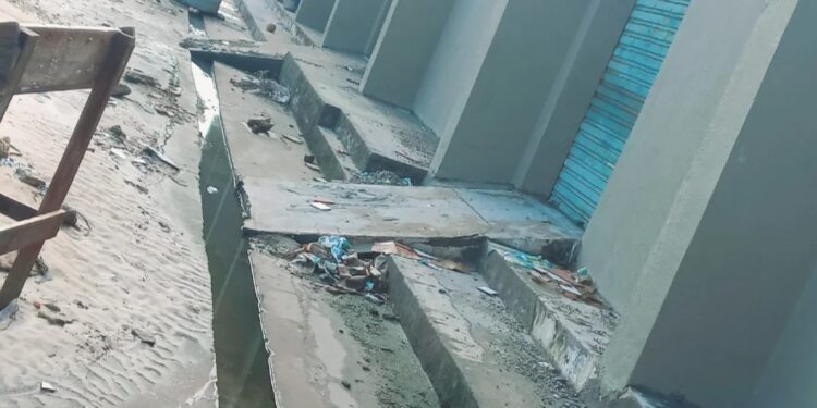 Comerciantes do Mercado Público de José de Freitas reclamam de atraso nas obras e prejuízos