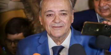 Sílvio Mendes nomeia 468 aprovados no concurso da Semec