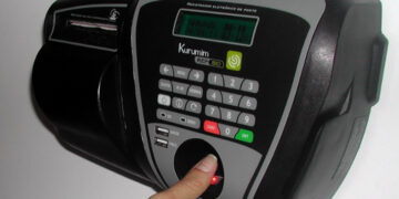 Governo do Piauí torna obrigatório uso de ponto eletrônico para os servidores terceirizados