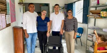 Prefeito Dr. Osael e equipe entregam cadeira de rodas na Escola Padre Expedito de Aguiar em Lagoa Alegre