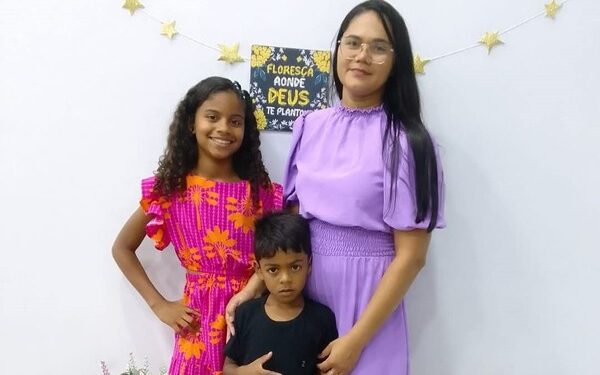 Criança morre e família é internada após ingerir ovo de Páscoa suspeito de envenenamento