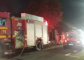Incêndio de grandes proporções destrói casa em Teresina e mata cachorro da família