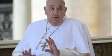 Morte do Papa Francisco foi por insuficiência cardíaca e AVC, diz Vaticano