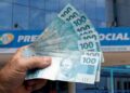 INSS paga primeira parcela do 13º e benefícios de abril a partir de quinta (24)