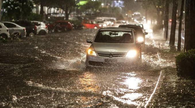 Teresina e mais 52 cidades do Piauí devem ter chuvas intensas nas próximas horas