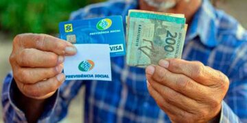Governo antecipa 13º de aposentados do INSS para abril e maio