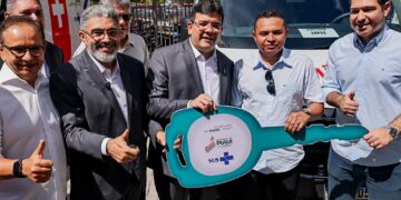 Rafael Fonteles entrega nove ambulâncias de suporte avançado para hospitais do interior do Piauí
