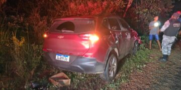 Acidente com animal de grande porte deixa veículo destruído na PI-113, em José de Freitas