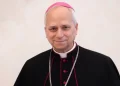 Cardeal Robert Prevost é anunciado como novo papa da Igreja Católica