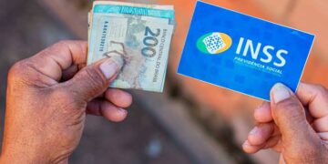 INSS inicia pagamento da 1ª parcela do 13º para quem recebe acima de um salário mínimo