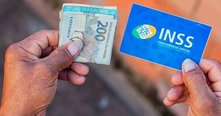 INSS inicia pagamento da 1ª parcela do 13º para quem recebe acima de um salário mínimo