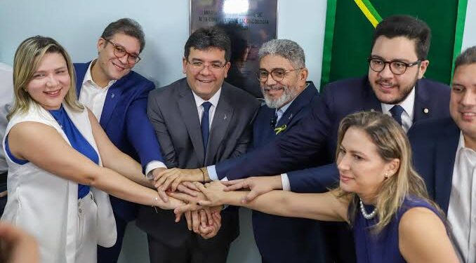 Governador Rafael Fonteles inaugura unidade oncológica no HGV