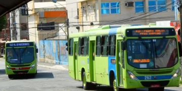 Greve paralisa totalmente os ônibus em Teresina nesta segunda (12), diz Sintetro