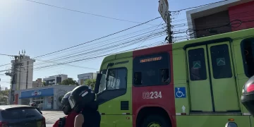 Motoristas e cobradores encerram greve e ônibus voltam a circular em Teresina