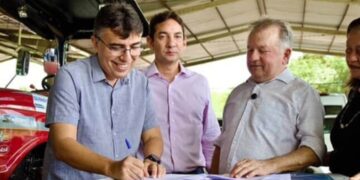 Gestão do prefeito Osael conquista novo trator para agricultores de Lagoa Alegre