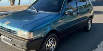 Fiat Uno é furtado no estacionamento do Carvalho Supermercado em José de Freitas