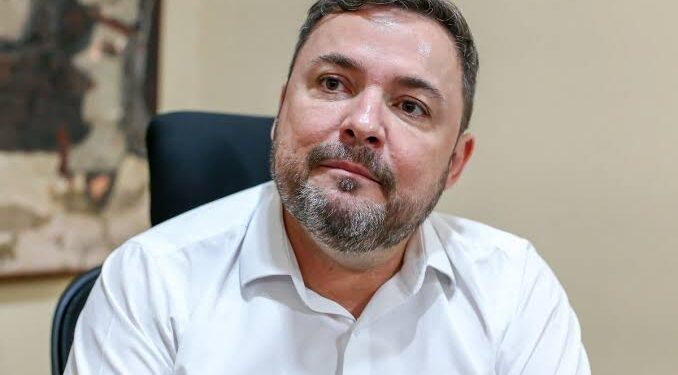 Fábio Novo antecipa que PT pode expulsar prefeitos que votarem em Ciro Nogueira