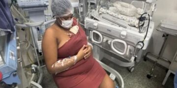 Jovem de 23 anos surpreende ao dar à luz quadrigêmeos em Salvador