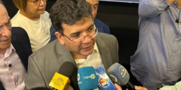 Rafael Fonteles anuncia início das obras de modernização do estádio Albertão