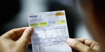 Conta de luz terá novo aumento em agosto com bandeira vermelha nível 2, informa Aneel