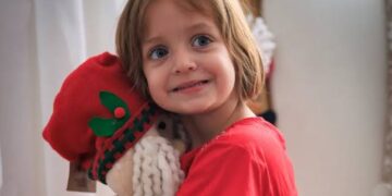 Criança de 4 anos que morreu em acidente no Colégio CEV é sepultada sob forte comoção em Teresina