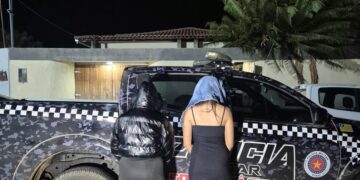 Passageiras de ônibus são presas com arsenal e 62 kg de drogas em Paulistana