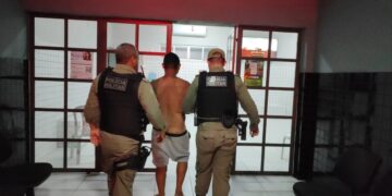 Homem é preso após agredir mãe e tentar incendiar casa em Parnaíba