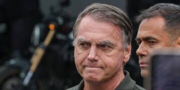 Bolsonaro passa mal e é levado às pressas para hospital em Brasília