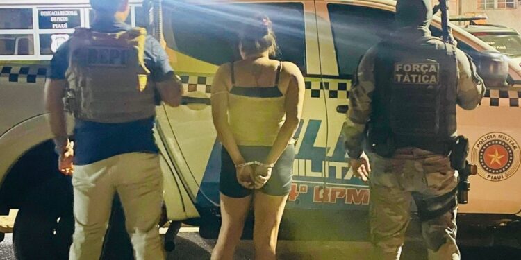 Jovem é presa com 15 tabletes de maconha ao desembarcar de ônibus em Picos