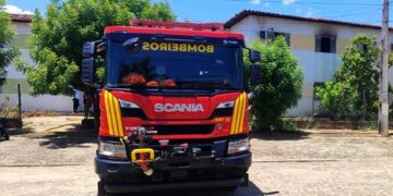 Apartamento fica destruído após incêndio na zona Sul de Teresina