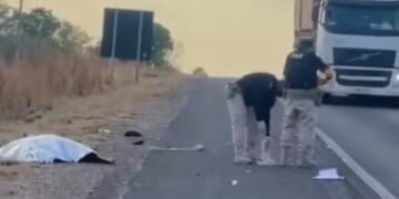 Pedestre morre após ser atropelado na BR-230, em Floriano; motorista fugiu