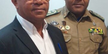 Freitense João Araújo recebe Diploma de Amigo da Polícia Militar durante solenidade do Dia da Bandeira em Teresina