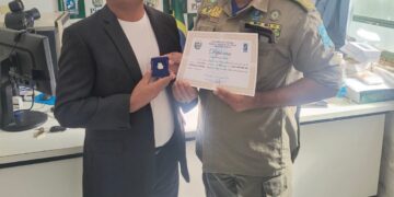 Para celebrar aniversário, João Araújo recebe título de Amigo da Polícia Militar em José de Freitas