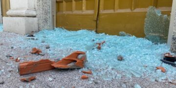 Catedral de Teresina tem portas quebradas em ato de vandalismo no Centro